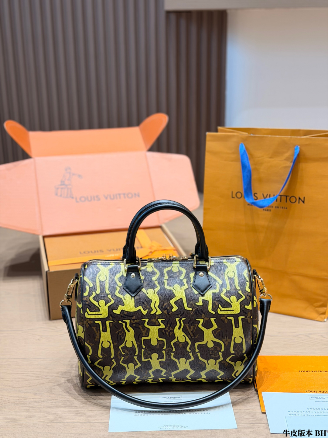 Louis Vuitton LV Monogram Handbag Cowhide Leather